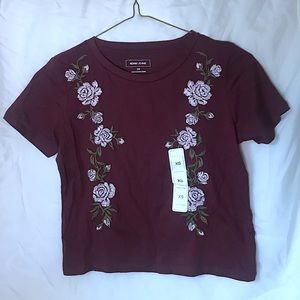 Adam Levine Wine Burgundy Embroidered Floral T-shirt NWT Size Extra Small XS